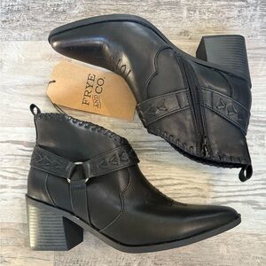 NWT Frye and Co. Womens Palma Stacked Heel Booties, Black, Size 8 1/2